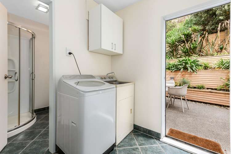 2/418 Queens Drive Lyall Bay_15