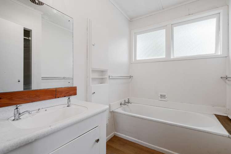 36 Muir Avenue Mangere Bridge_12