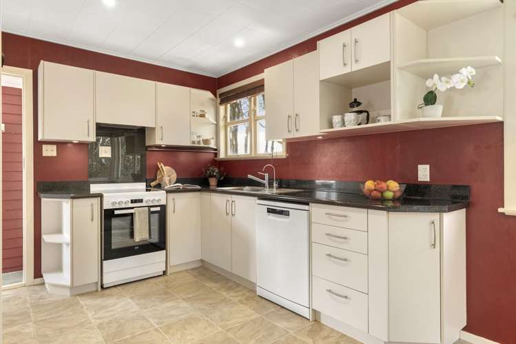 11 Pelorous Street Paparangi_6