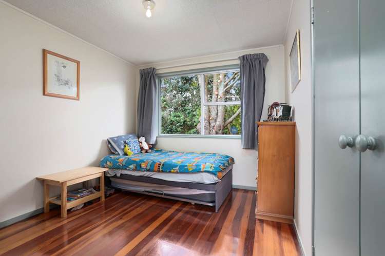 29 Finlow Drive Te Atatu South_12