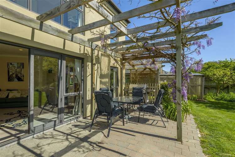 55 Travis Country Drive Burwood_22