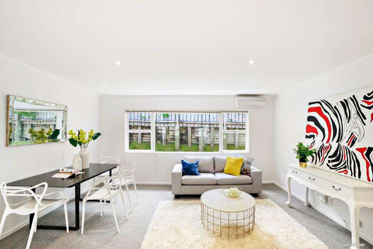 2/27 Peach Road Glenfield_8