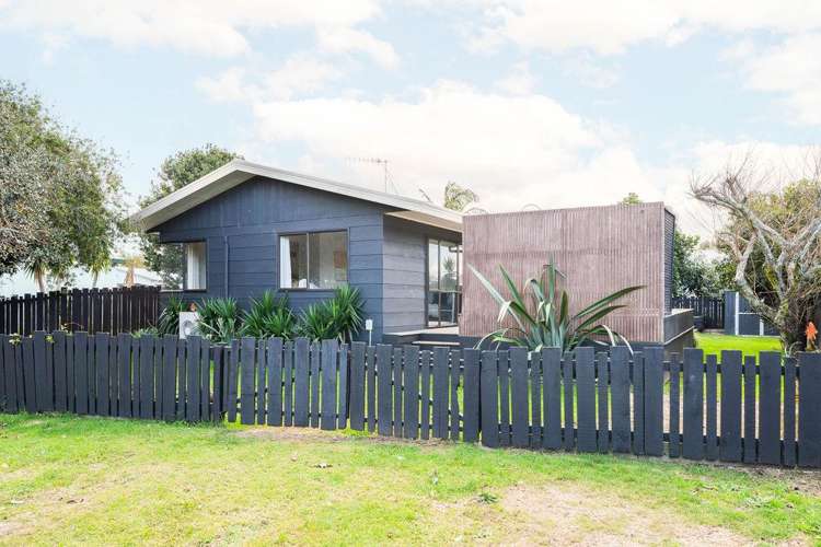 6A Lyn Grove Papamoa Beach_12