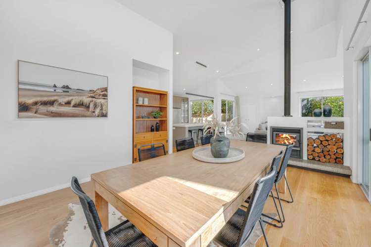 9 Intrepid Crescent Beachlands_11