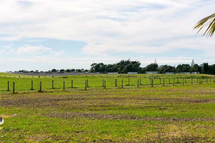 9c Dolphin Parade Bell Block_4