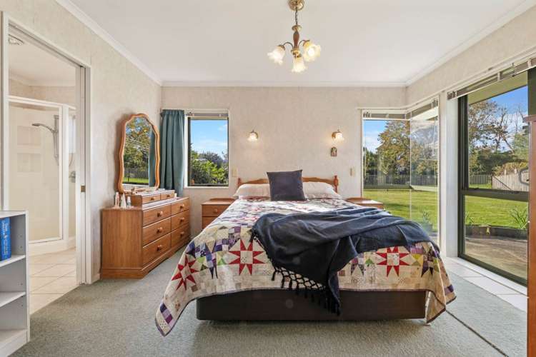 41 Lothian Brae Wattle Downs_11