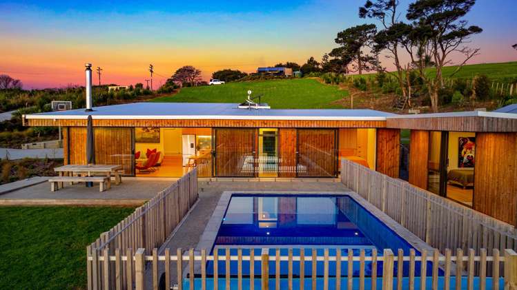 94 Amreins Road Waitakere_1