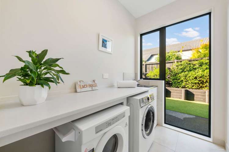 10 Lydiard Place Beachlands_16