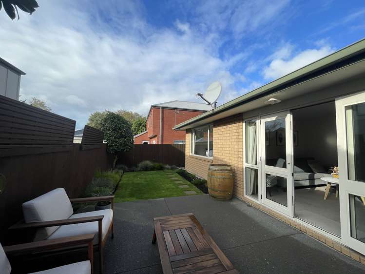 7/11 Grove Road Addington_10