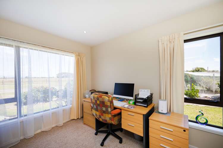 1078 Roberts Line Bunnythorpe_16