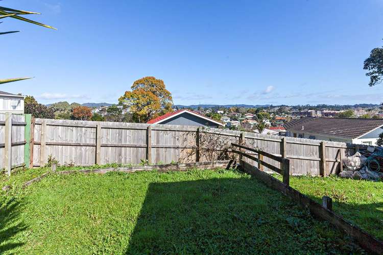 2/15 Seabar Place Glen Eden_16