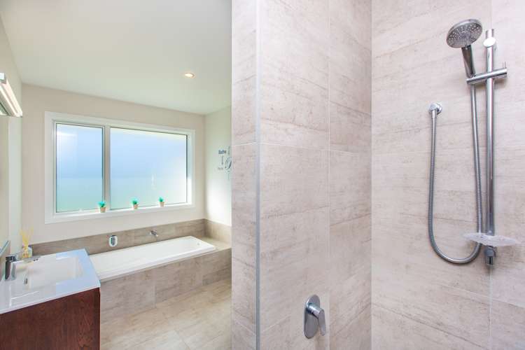 33 Baxter Michael Crescent Cambridge_17