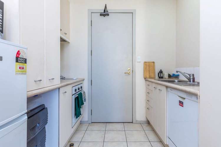 9k/14 Waterloo Quadrant Auckland Central_24