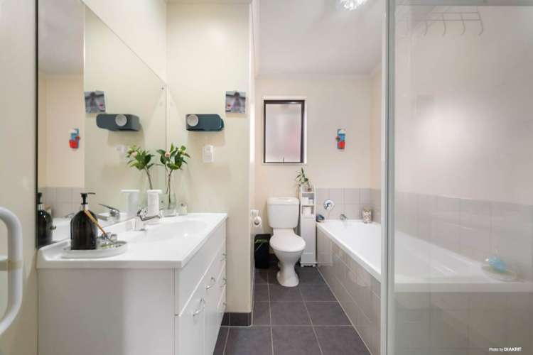 91 Kyle Road Greenhithe_11