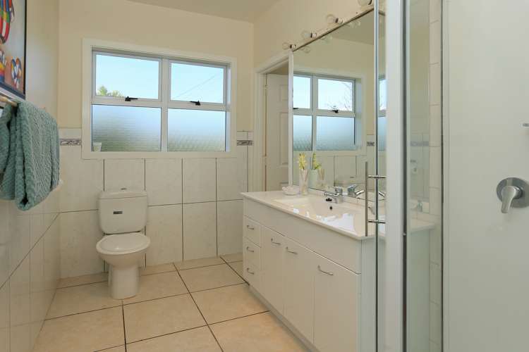 57 Mcleod Road Te Atatu South_11