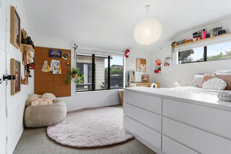 25 Sunningdale Street Wattle Downs_18