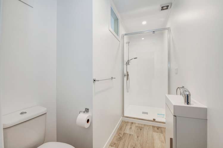 1266 Whangaparaoa Road Gulf Harbour_14