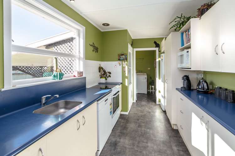 9 Skipage Grove Featherston_17