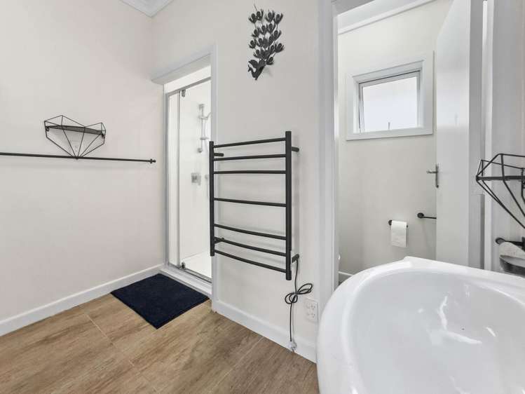 73C East Coast Road Castor Bay_14