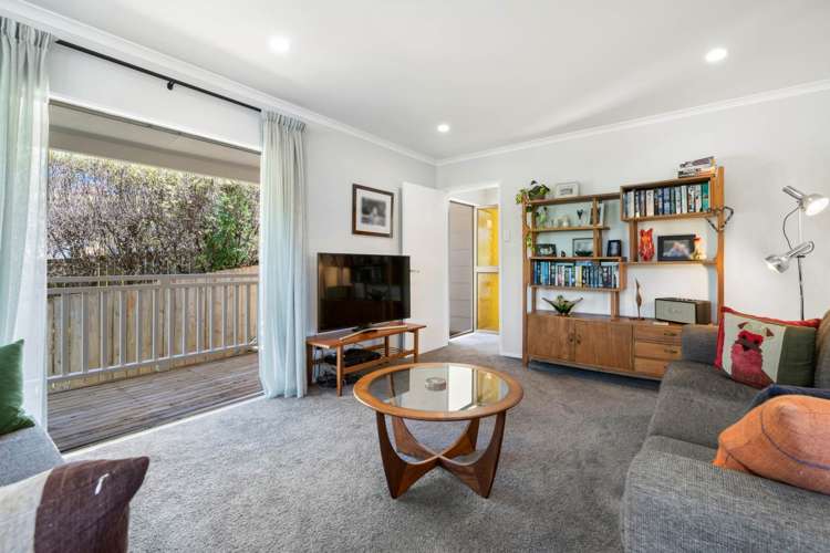 1/7 Athena Drive Totara Vale_10