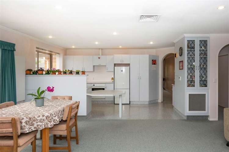 22 Karina Crescent Redwoodtown_7