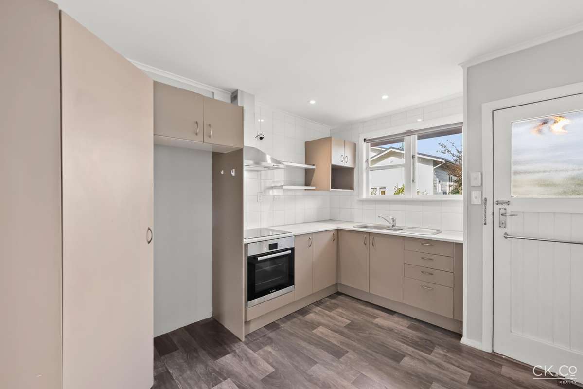 2/28 Ararino Street_3