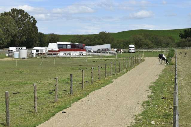 19 Black Road Ashley Clinton_3