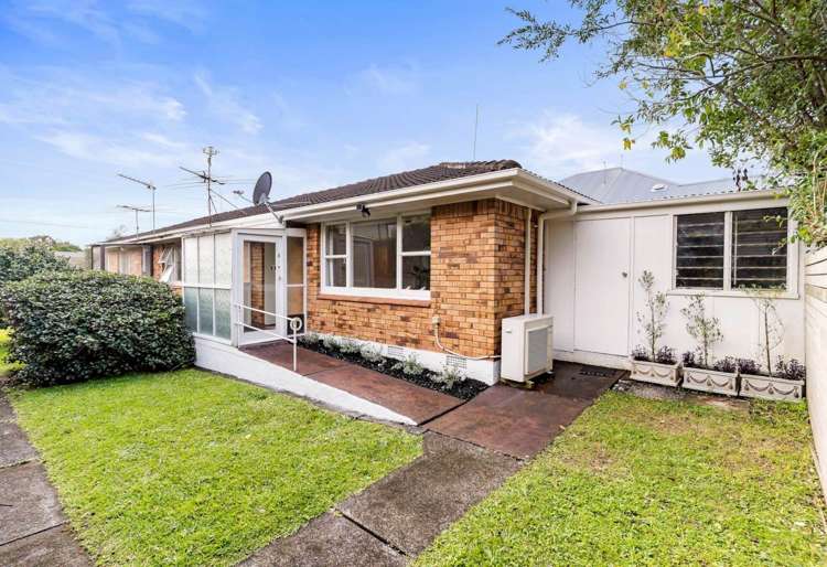 2/4 Shackleton Road Mt Eden_9