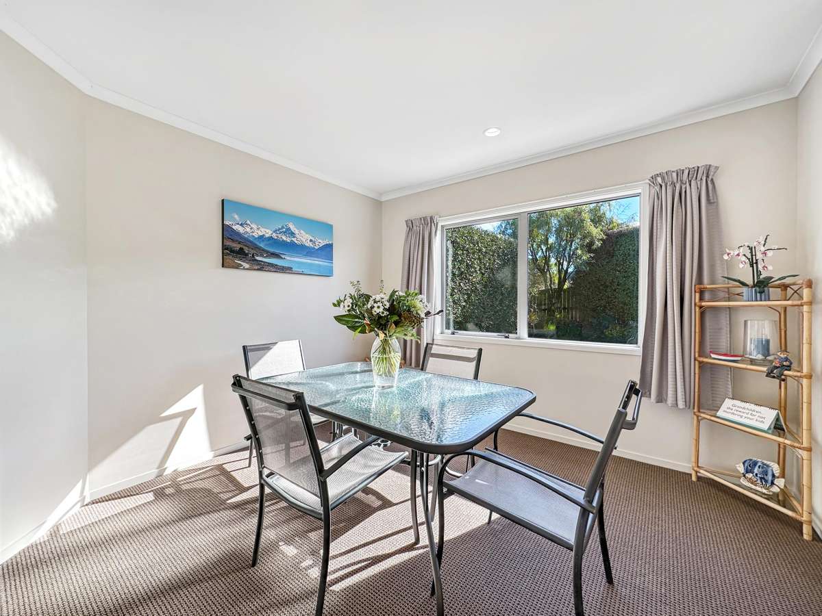 53 Montgomery Crescent_3