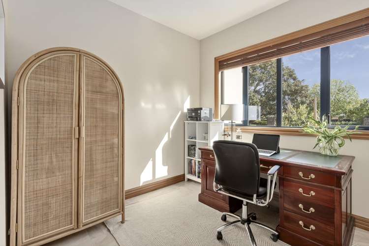 203 Athlone Drive Cambridge_14