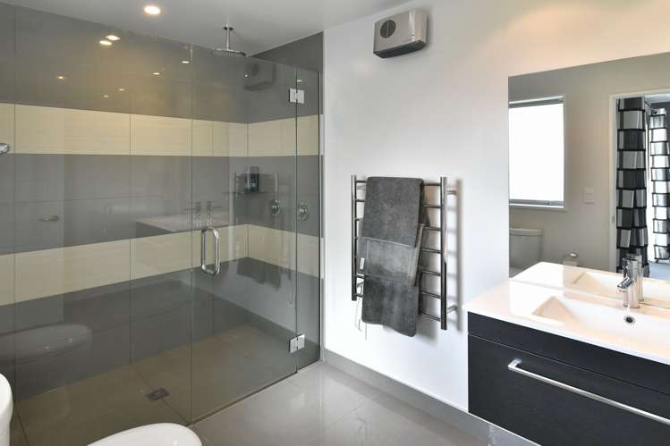 8 Coutts Lane West Melton_12