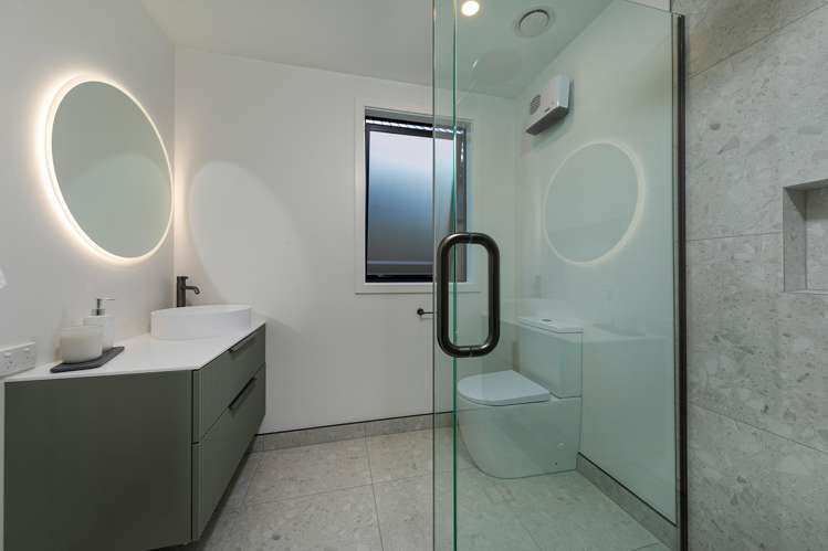 1 Booth Drive Cromwell_16