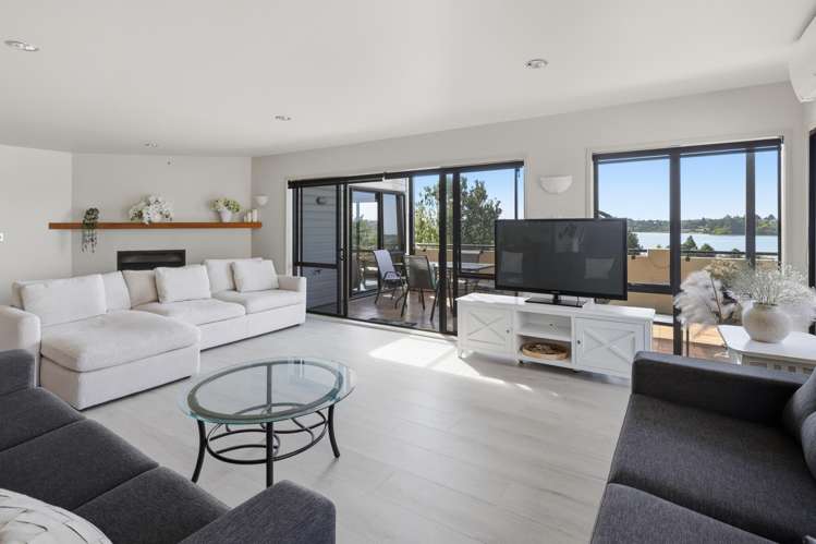 8 Lorrigan Way Welcome Bay_13