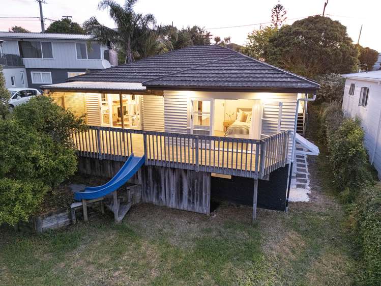 3 Moffat Road Red Beach_23