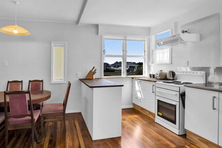 2 Acourt Street Hawera_4