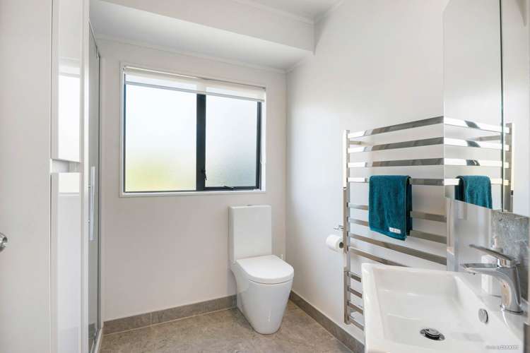 8 Crestview Place Browns Bay_16