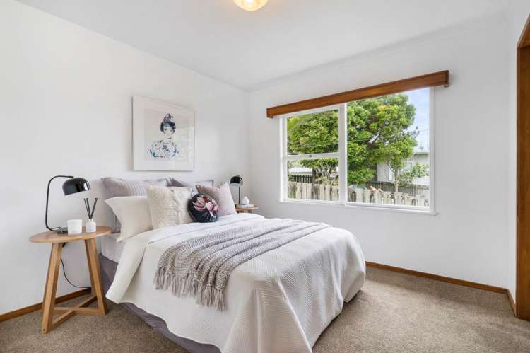 15 Rambler Crescent Beach Haven_10