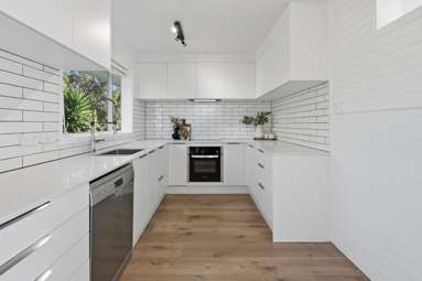36 Eaton Crescent_2