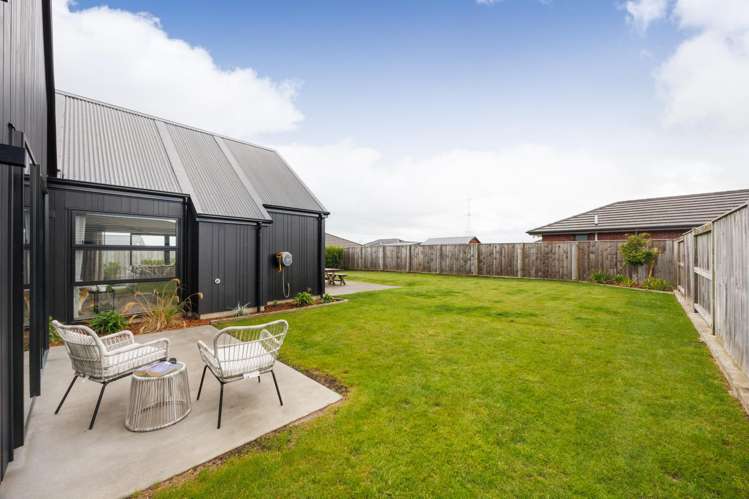 4 Sardinia Grove Fitzherbert_28