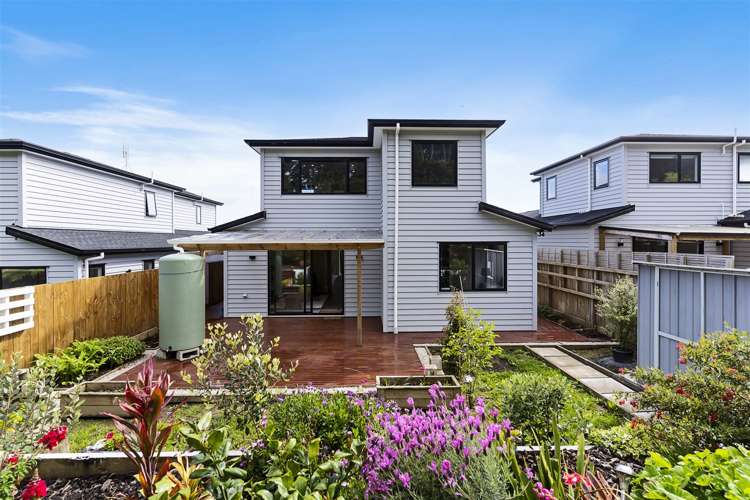 26 Gospel Heights Flat Bush_19