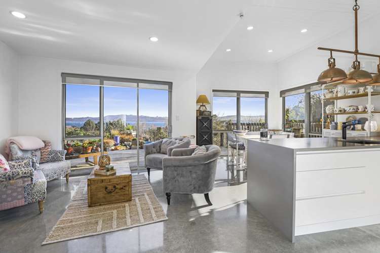 2/15 Boundary Road Waipahihi_10