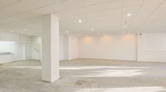 Shop 1/12 Beresford Square City Centre_2