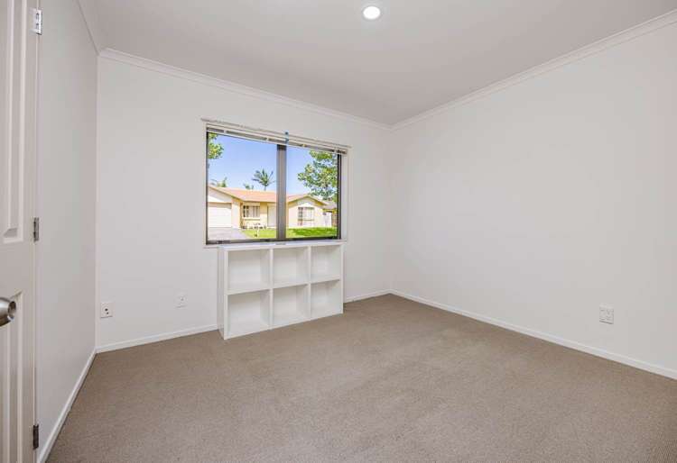 33 Belcoo Crescent East Tamaki_11