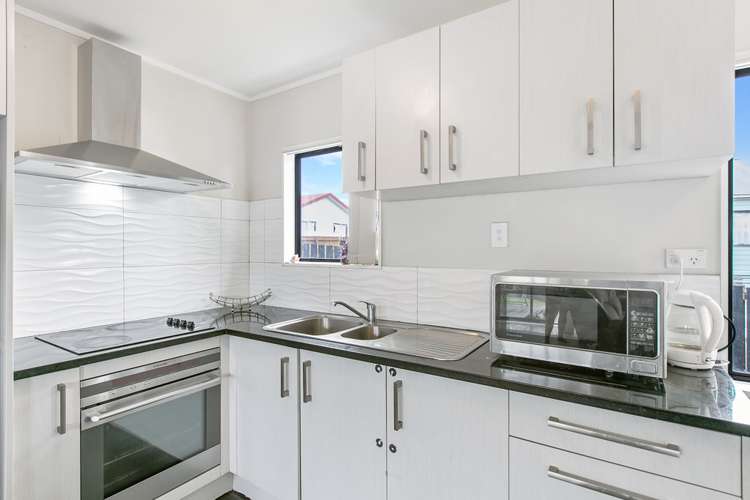 2/53 Maplesden Drive Clendon Park_3