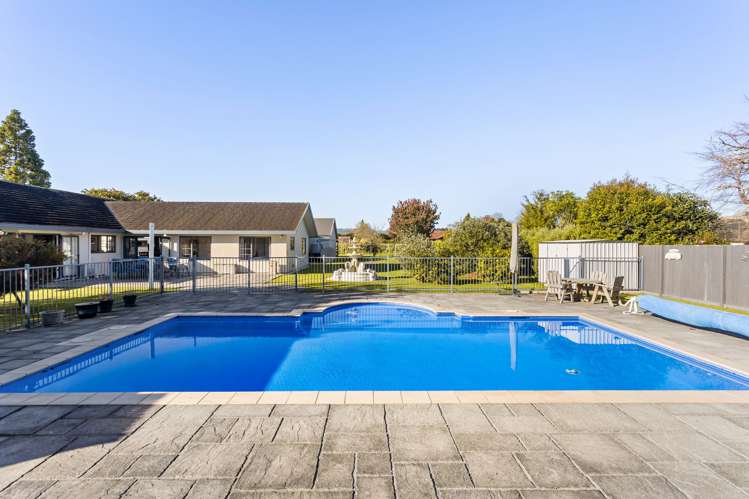 64 Athlone Drive Cambridge_23