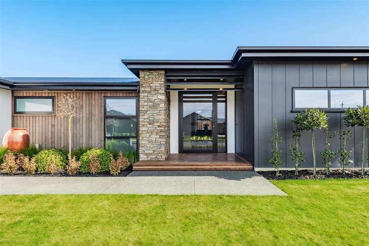 27 Candlesticks Crescent Lincoln_1