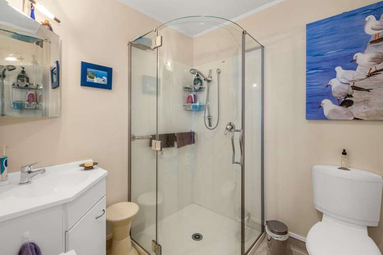 78a Queens Drive Lyall Bay_10