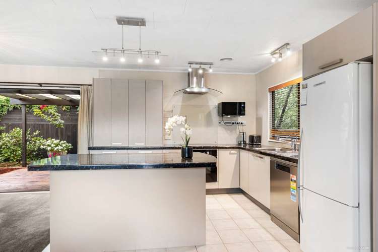 1/48 Kervil Avenue Te Atatu Peninsula_1