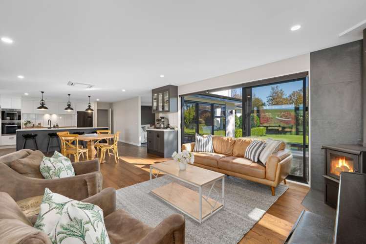 8 Bradleigh Park Fairhall_13
