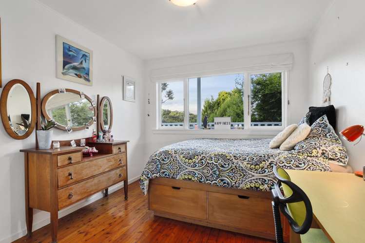 221 Godley Road Titirangi_12